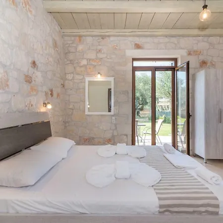 Stone Apartment *