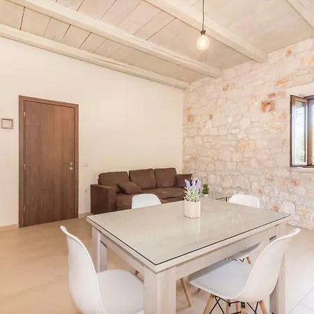Apartament Stone Kalamákion